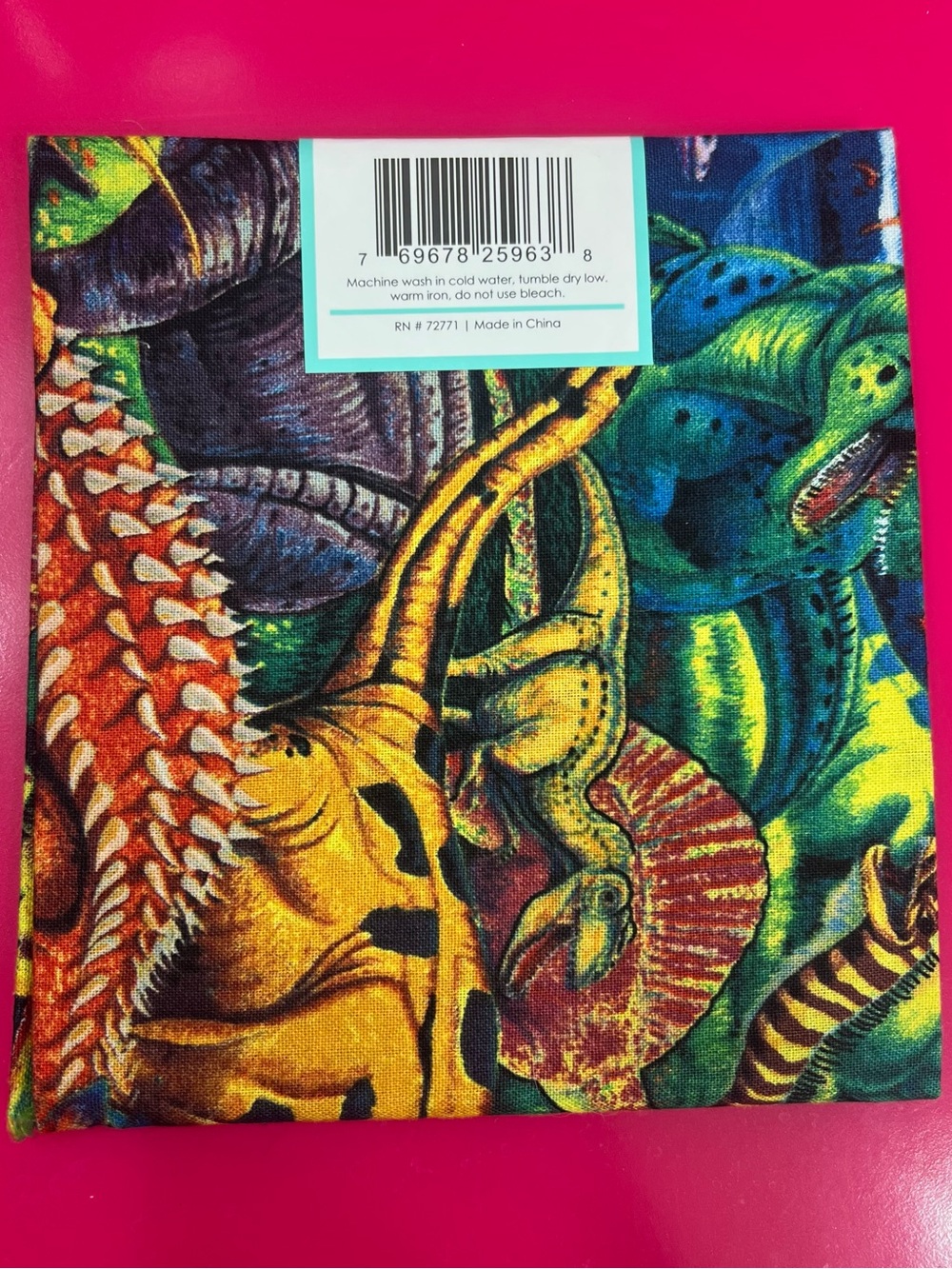 Age of the Dinosaurs / Dinosaurs Roam precut fabric fat quarter - Picture 2 of 2